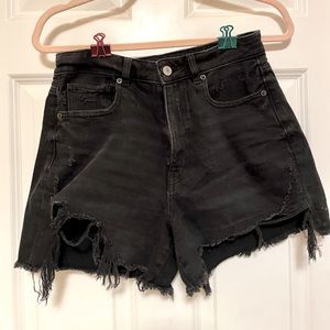 American Eagle Highest Rise Mom Short
